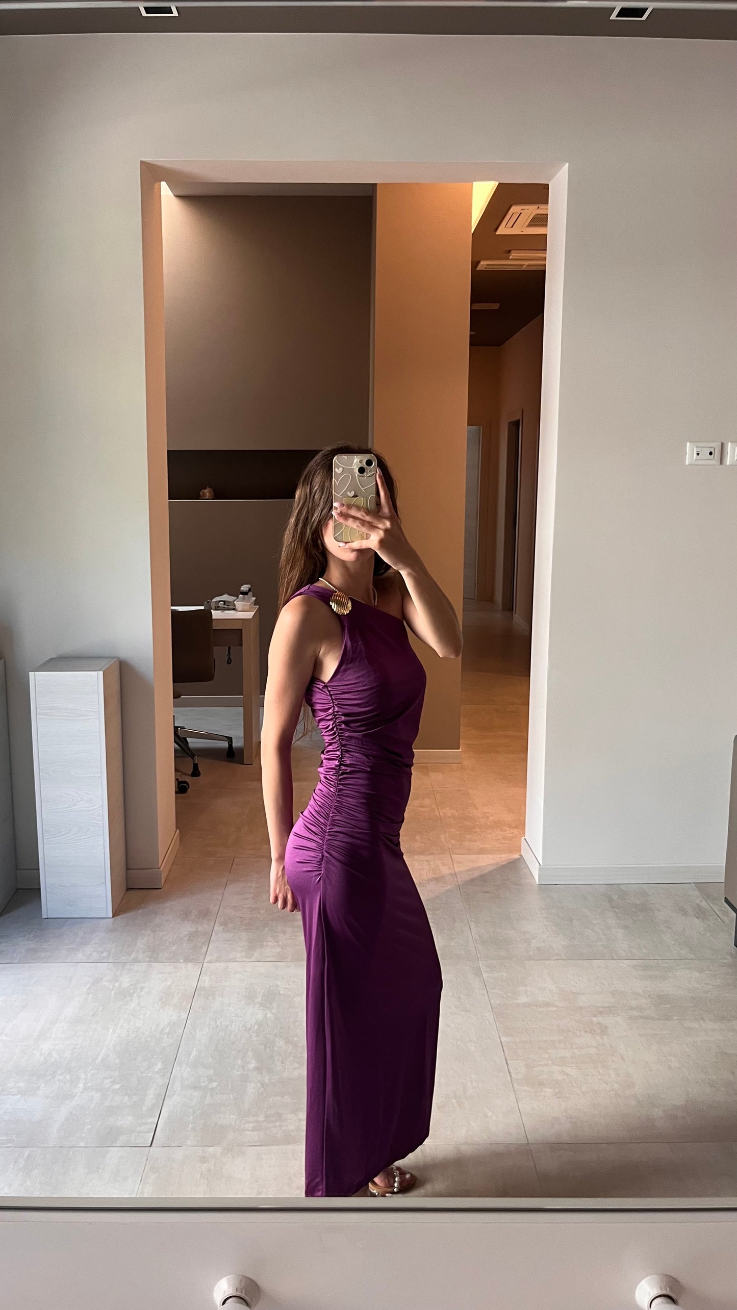 Abito monospalla drappeggiato viola